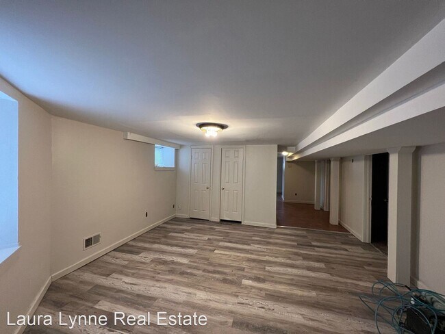 Building Photo - 3 br, 1 bath House - 4306 NE 45th Terrace ...