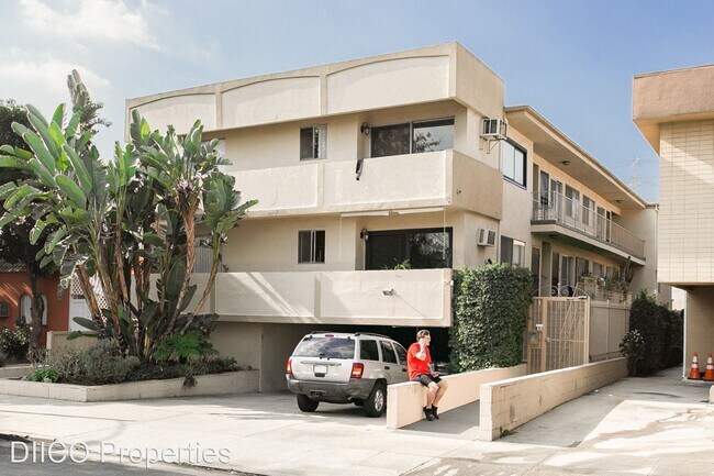 Building Photo - Studio, 1 bath Apartment - 725 Hayworth Av...