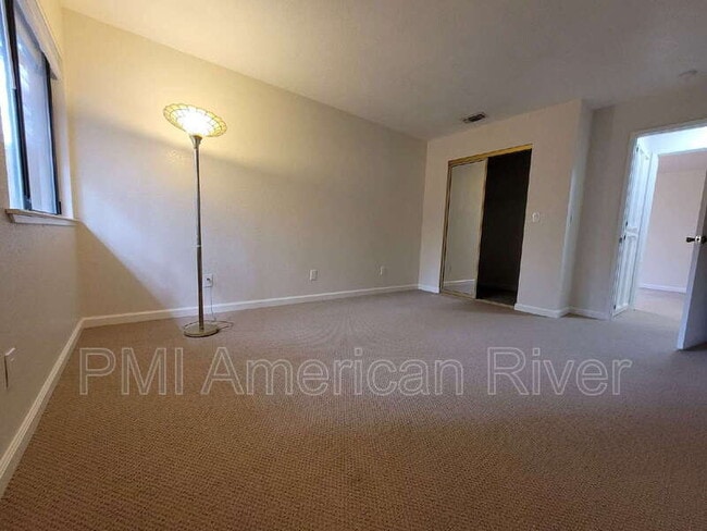 Foto del edificio - 7474 Griggs Way