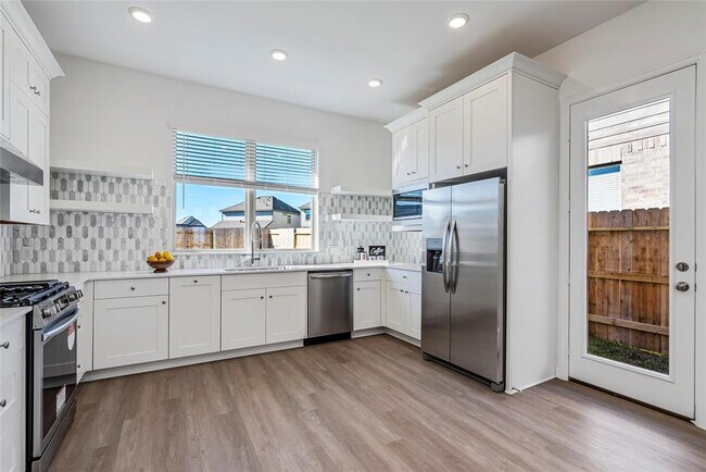 Building Photo - 4915 Shore Arbor Ln