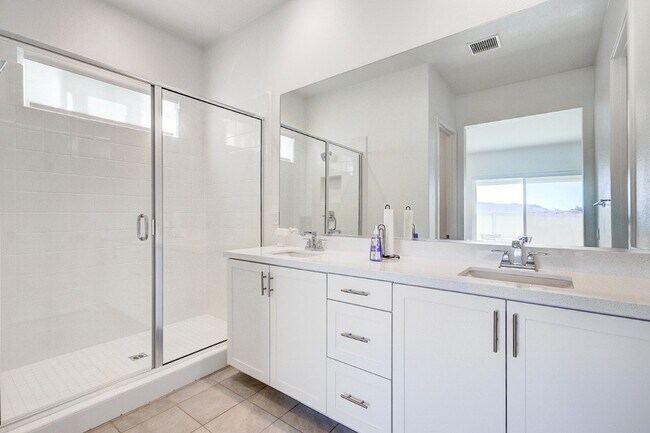 Foto del edificio - 17700 Ridgeline Ct