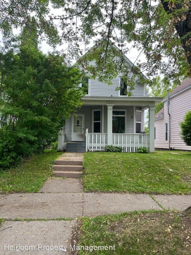 Foto principal - 3 br, 1.5 bath House - 2626 W 5th St