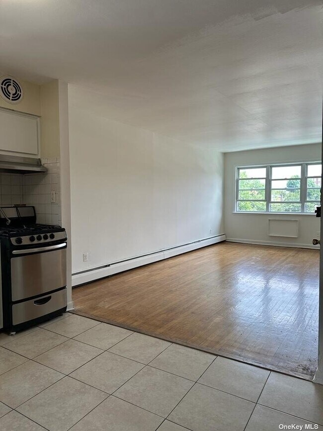 Building Photo - 22-12 42nd St