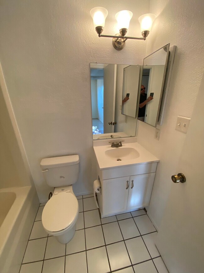 Hall Bathroom - 18225 N 11th Ave