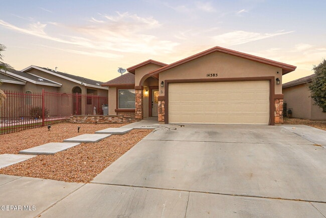 Foto del edificio - 14383 High Rock Dr