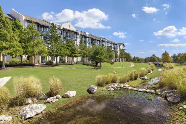 Foto del edificio - The Michael At Presidio