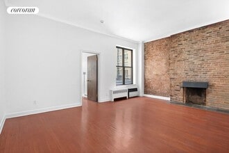 Building Photo - 7 W 95th St