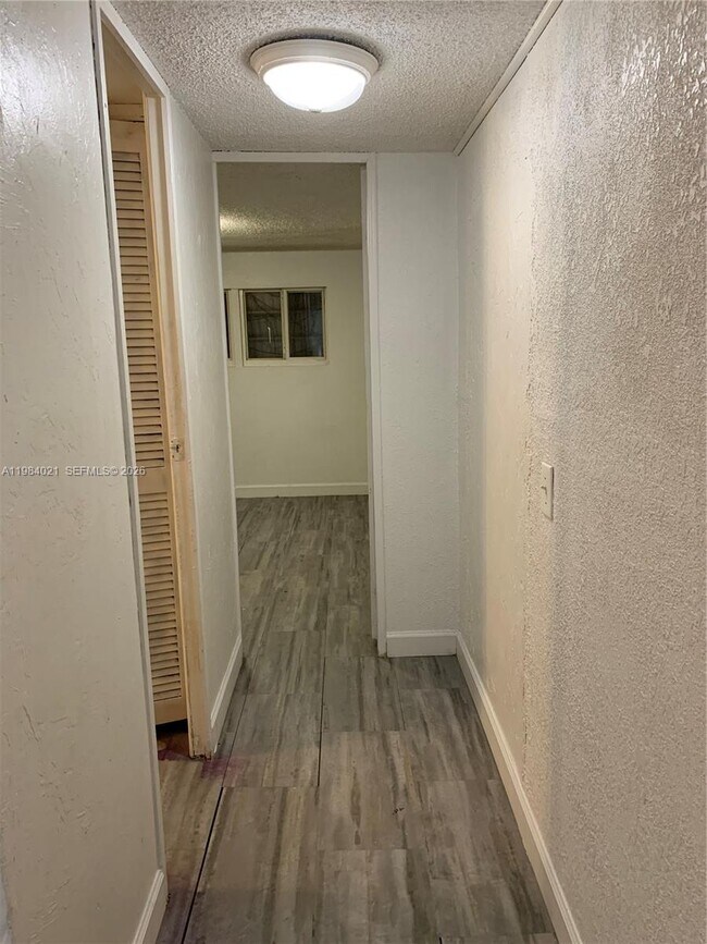 Foto del edificio - 11840 Cove Pl