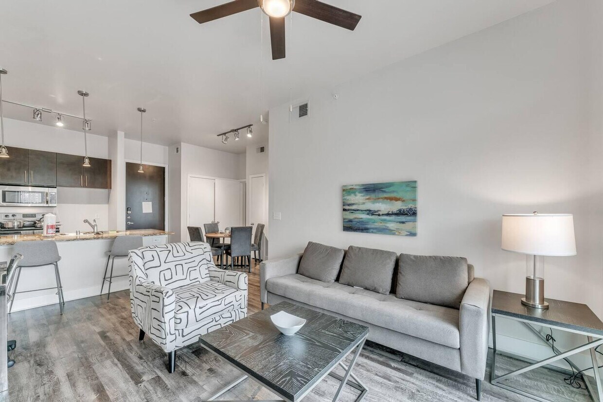 Foto principal - 4123 Cedar Springs Rd