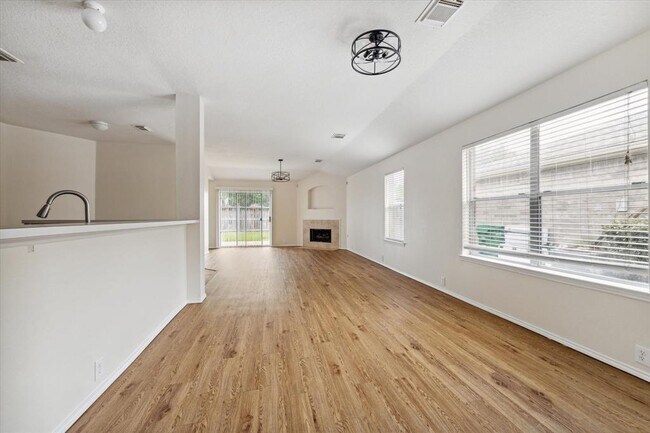 Foto del edificio - 21102 Somerset Park Ln