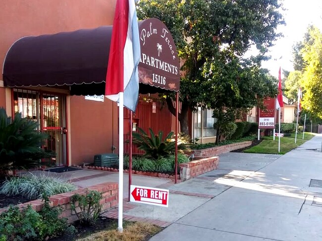 Foto del edificio - 15116 Parthenia St