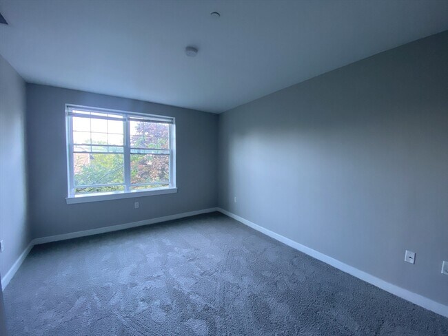 Building Photo - 20 Pond St