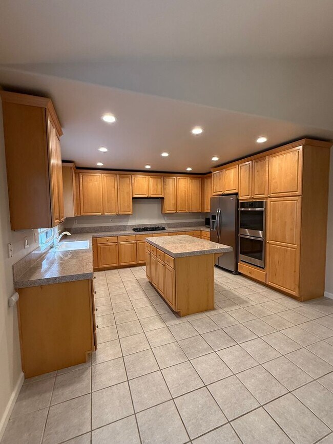 Foto del edificio - ** Move In Special, $1,000.00 Off First Month's Rent! ** Spacious 4 Bedroom Home for Rent in Desi...