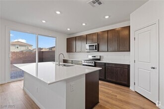 Building Photo - 3055 Magnolia Rnch Ave