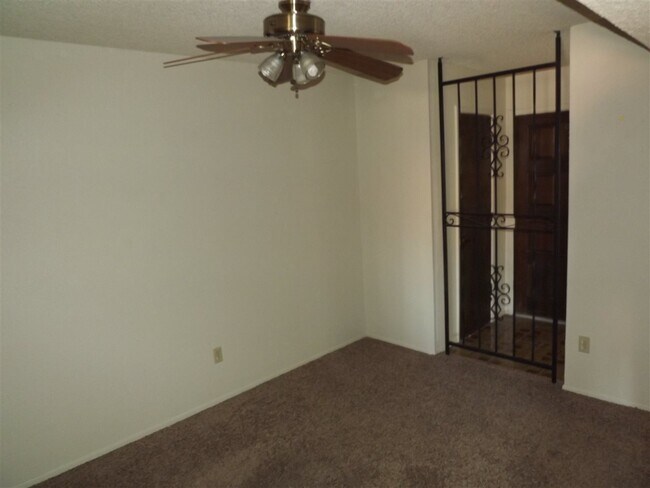 Building Photo - 2155 S 14th Ave