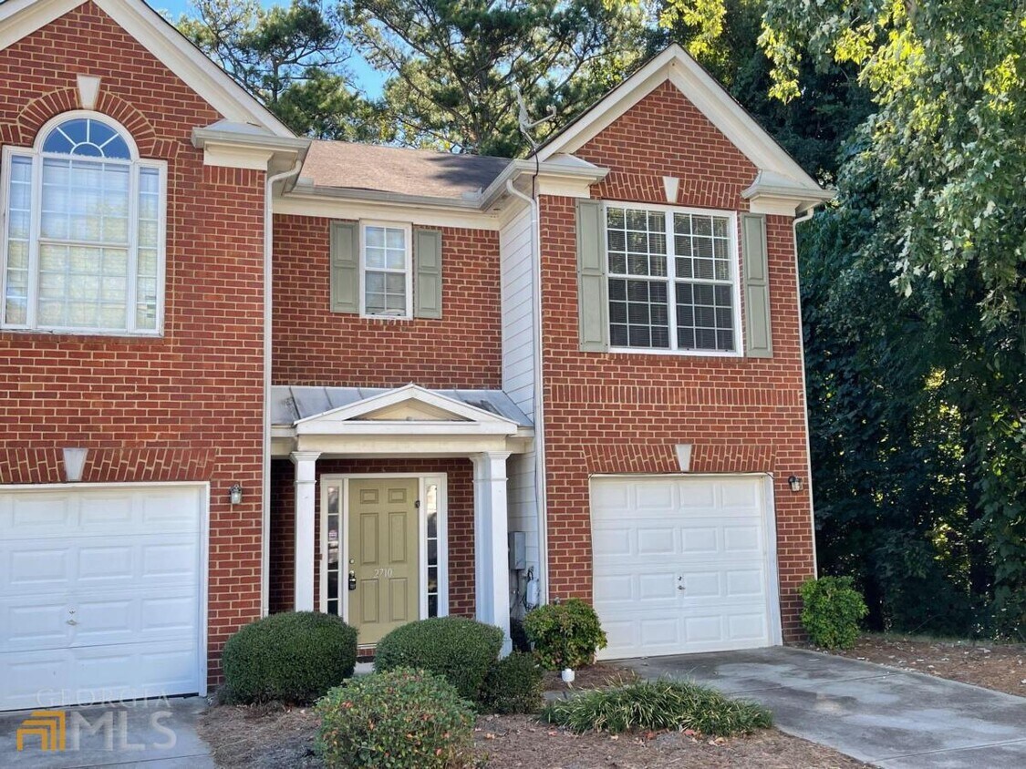 2710 Parkway Trail, Lithonia, GA 30058 Townhouse for Rent in Lithonia