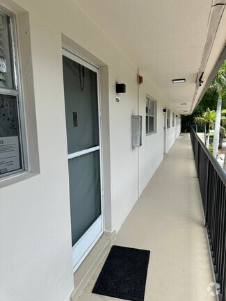 Building Photo - 1560 Colonial Blvd