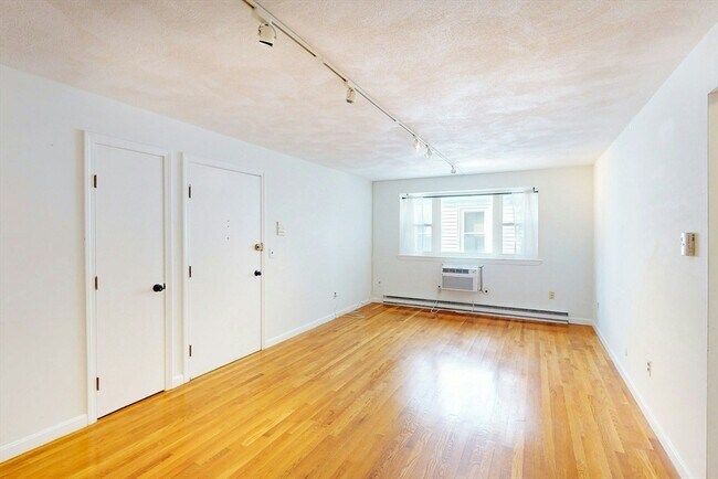 Foto del edificio - 104 Trowbridge St