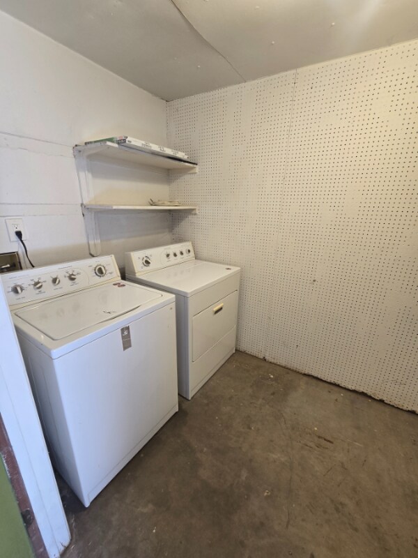 Foto del edificio - 2355 E 17th St