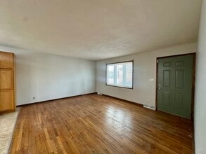 Building Photo - 4442 Rushmore Dr NE