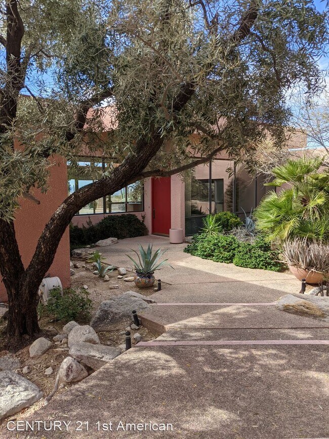 Building Photo - 2 br, 3 bath House - 5556 E Circulo Terra
