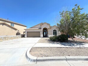 Building Photo - 124 N Stoneside Dr