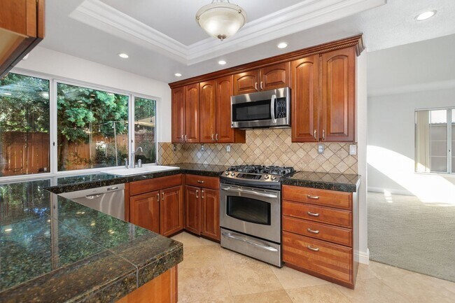Building Photo - 30207 Silver Ridge Ct