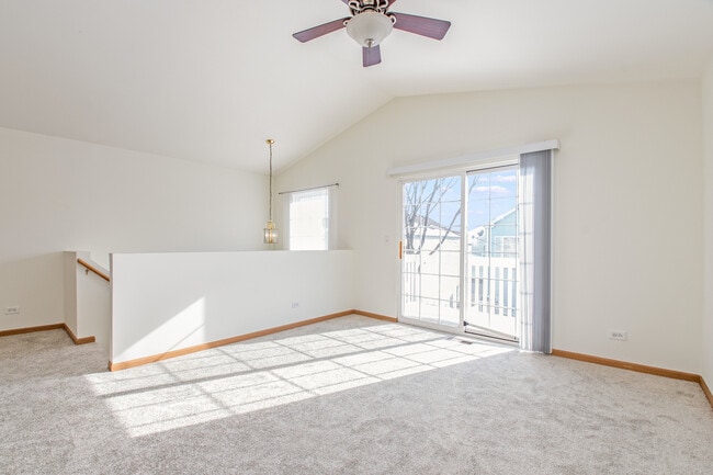 Building Photo - 897 Symphony Dr
