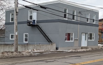 Building Photo - 17 Main St W