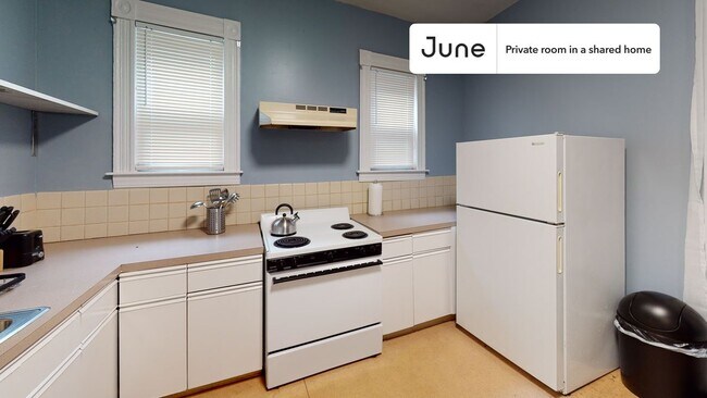 Foto del edificio - Room in Shared 3 bed/1 bath home