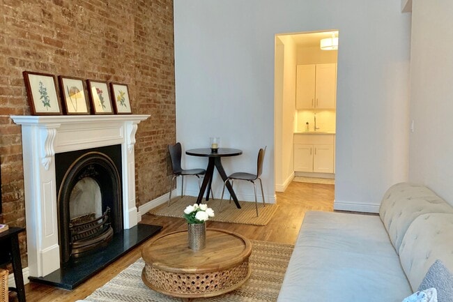 Photo - 134 W 71st St Apartment