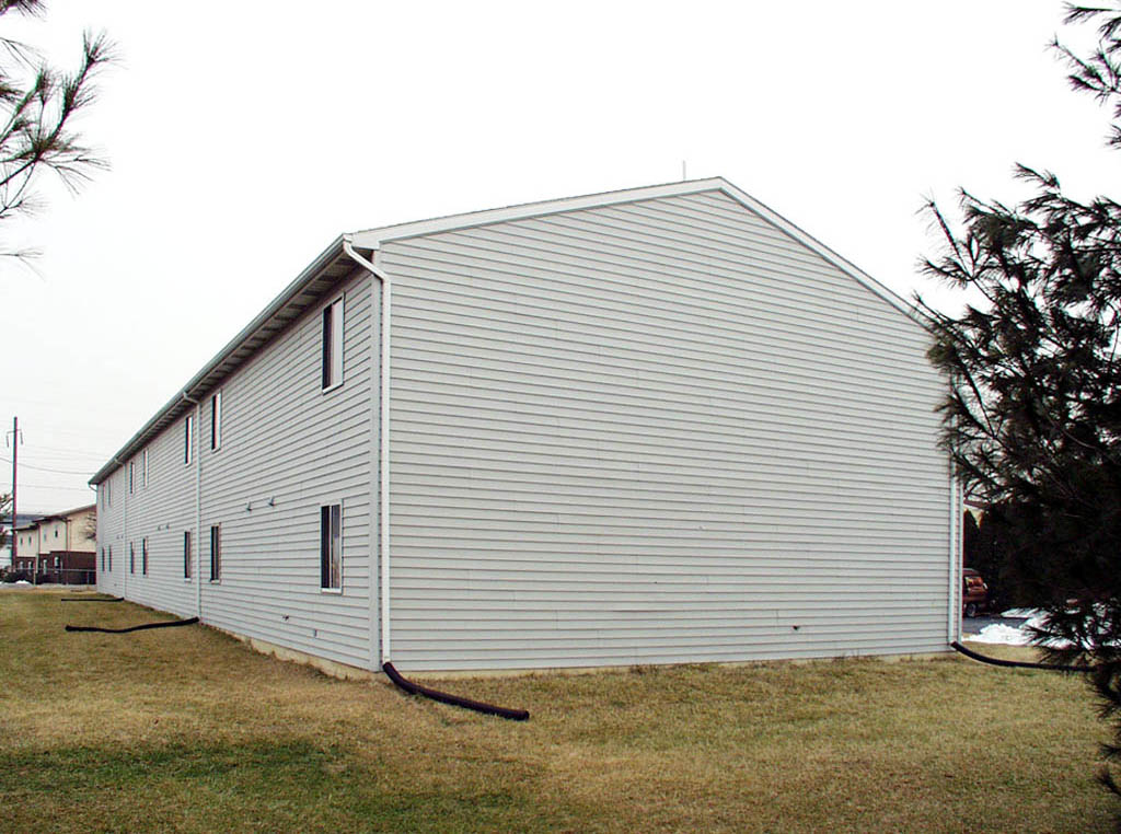 Alternate view 2 - 418 Wilson St