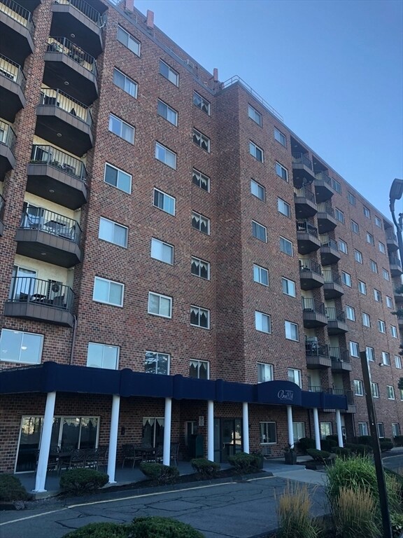 Building Photo - 230 Willard St