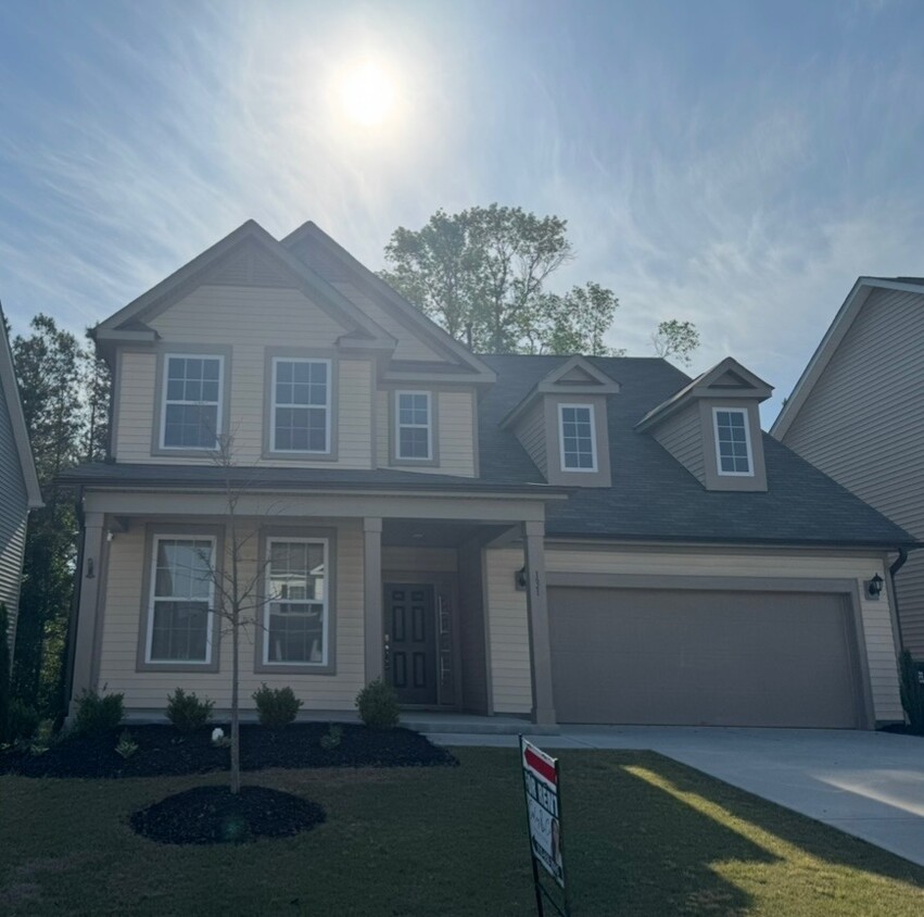 Foto principal - 131 Weldon Ln