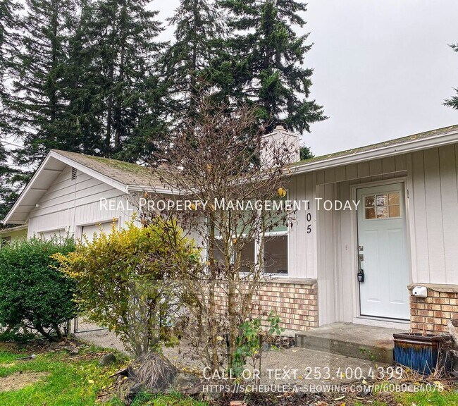 Foto del edificio - Charming and Updated 3 bed, 1.5 Bath Duple...