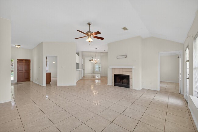 Building Photo - 19635 Vernier Woods Ln