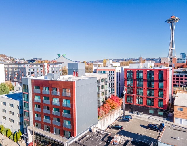 Building Photo - View 222
