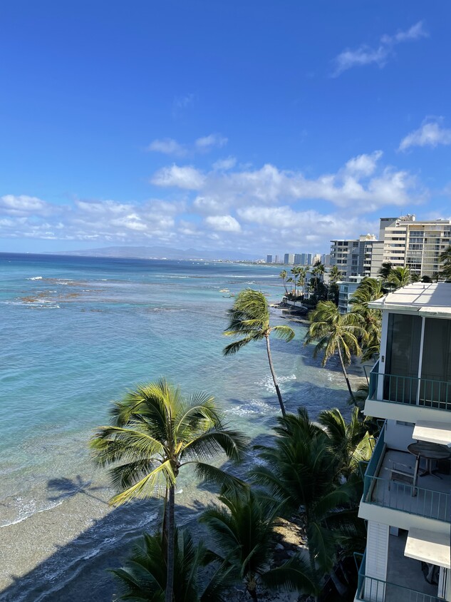 Primary Photo - 3003 Kalakaua Ave