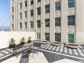 Building Photo - 631 O'Farrell St