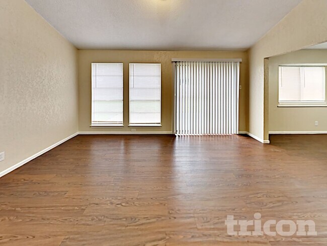 Foto del edificio - 4911 Buckwheat St