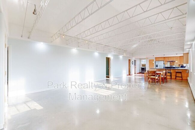 Foto del edificio - 1301 W Dakota Ave