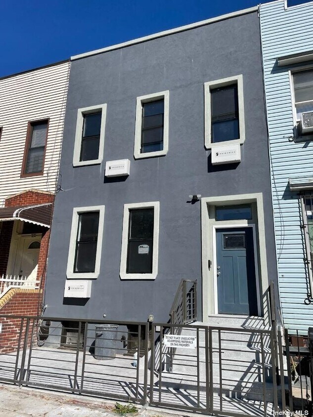 Primary Photo - 20 Suydam St