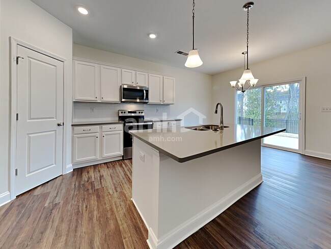 Building Photo - 7121 Garrett Ct