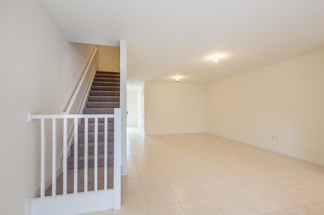 Building Photo - 15809 NW 91st Ct