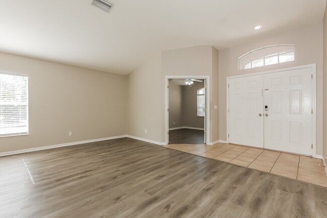 Building Photo - 1217 Barclay Wood Dr