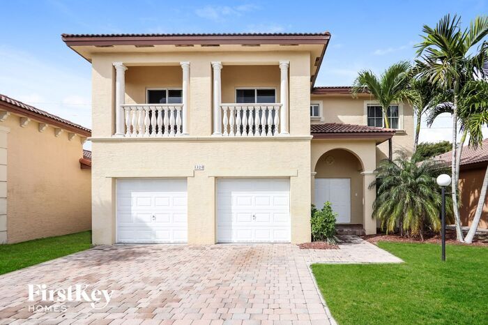 Foto principal - 1320 NE 41st Pl