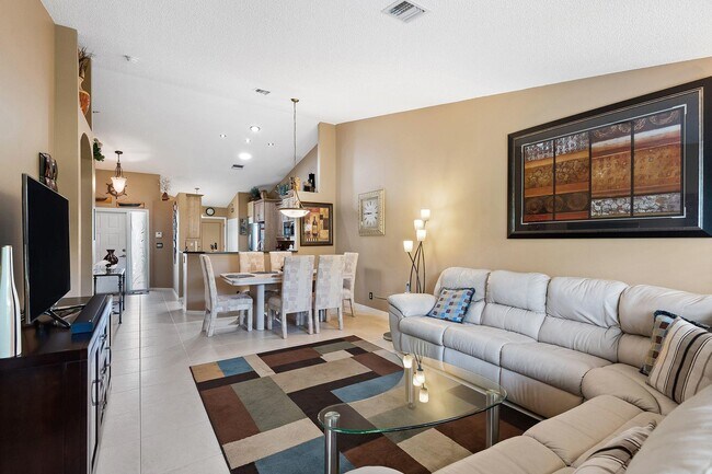 Building Photo - 6070 Lake Hibiscus Dr