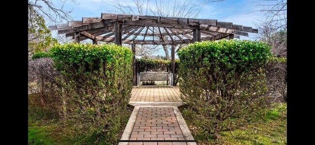 Foto del edificio - 2567 Hendricks Rd