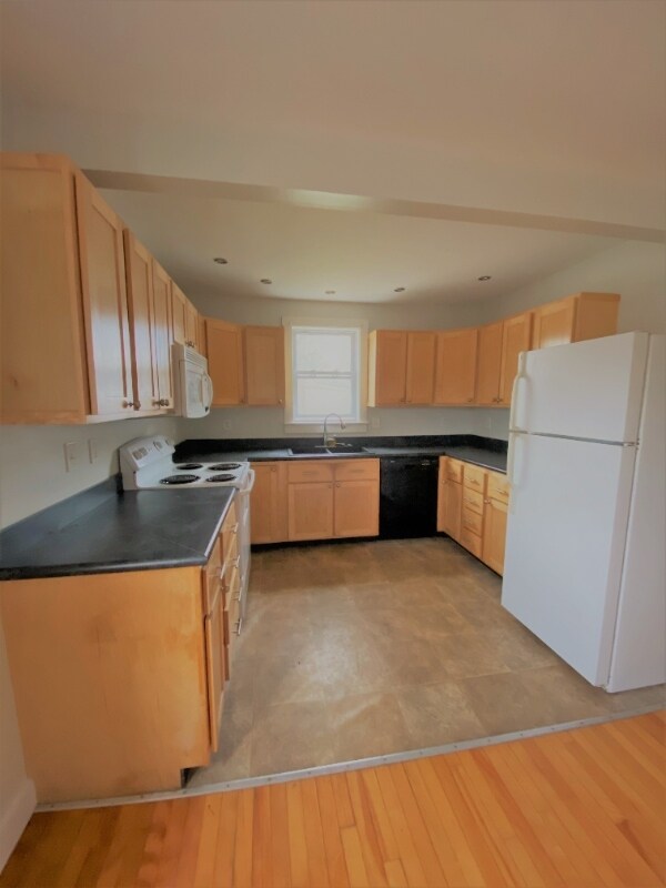 Foto del edificio - 8 Depot St