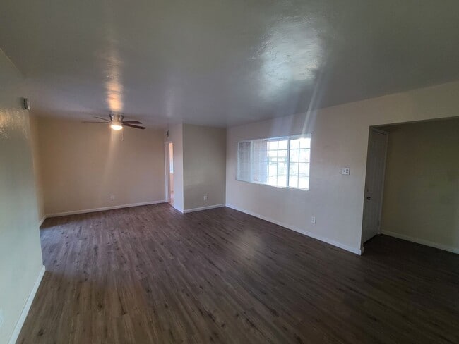 Building Photo - 721 N Preston Dr